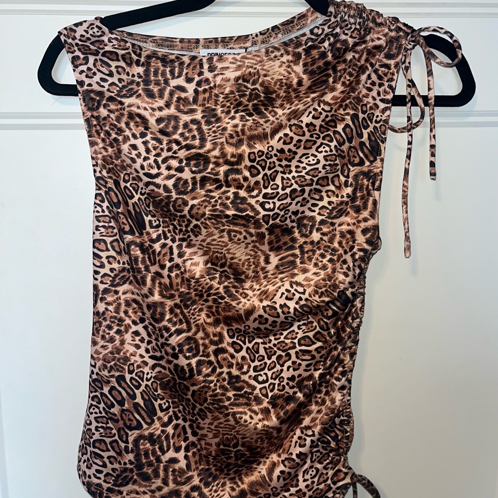 PRINCESS POLLY CHANGE LOCATIONS TOP LEOPARD. Size US 6